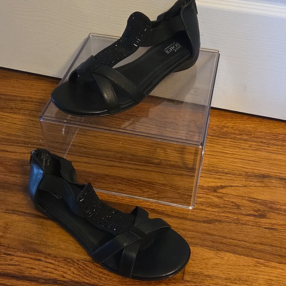 Catherines Shoes - Catherines Elegant Black Sandals 10W NIB (No Lid)